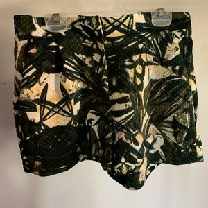 Palm print elastic waist shorts